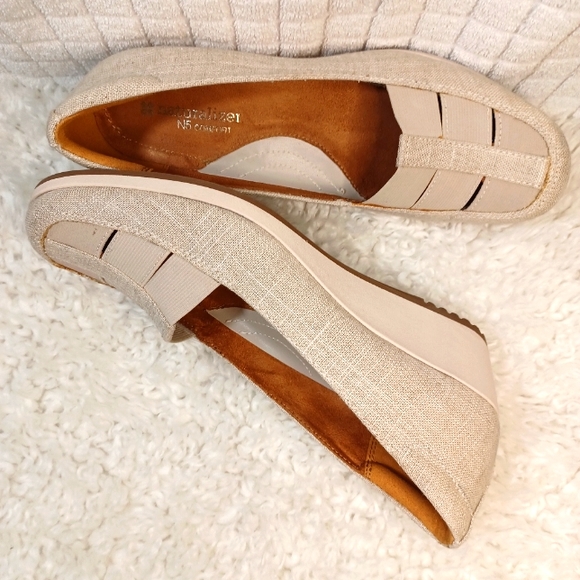 Naturalizer Shoes - Naturalizer N5 Beige Comfort Wedge Canvas Loafer Size: 8.5